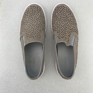 Vionic slip on shoes